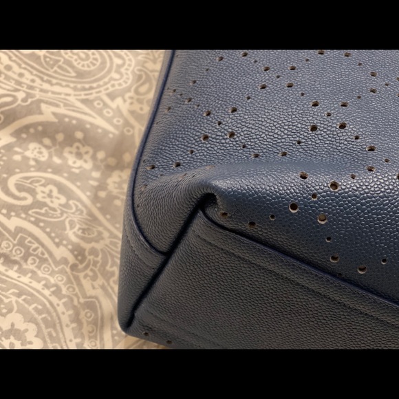 Chanel large shopping tote - Picture 5 of 10